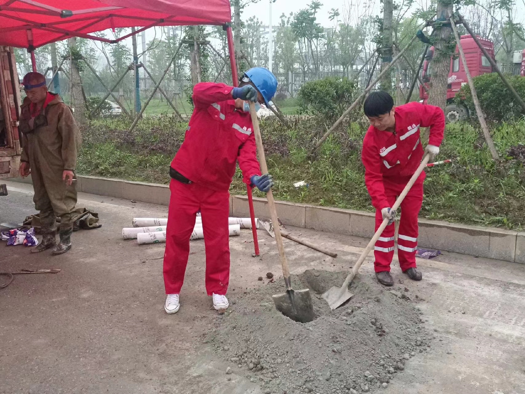东城管道疏通哪家好】及时进行市政管道清淤